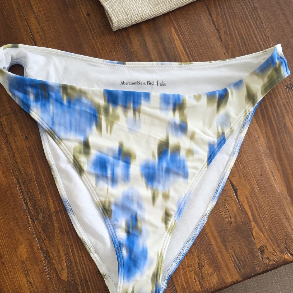 Womans Abercrombie & Fitch Blue and white Patterned Bikini Bottom Size Large